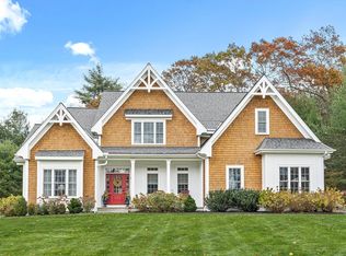 4 Dancer Farm Dr, Dover, MA 02030