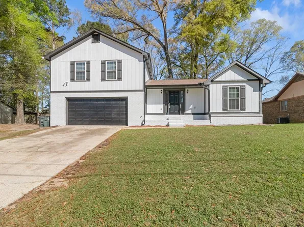 405 Wildwood Dr, Enterprise, AL 36330