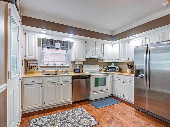 4th image of 3389 Lakemeadow Ct