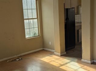 7711 N Ivanhoe Ave, Fresno, CA 93722