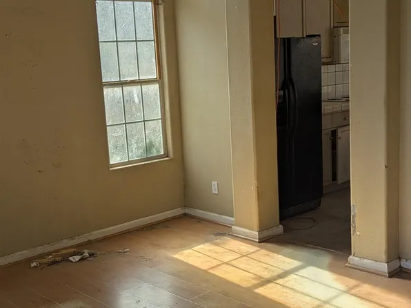 7711 N Ivanhoe Ave, Fresno, CA 93722