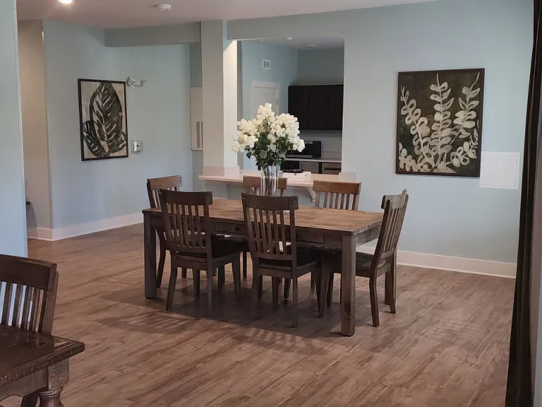 The Magnolia Apartments — Photo 12