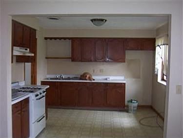 4th image of 2046 Medford Ave