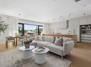 2124 E 8th Ave #3, Vancouver, BC V5N 1V5