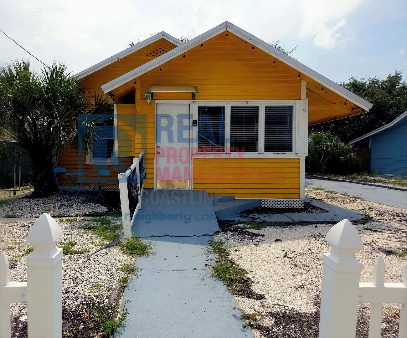 Village of the Arts Charmer Updated 2BR Home with Detached 1BR Cottage — Photo 1