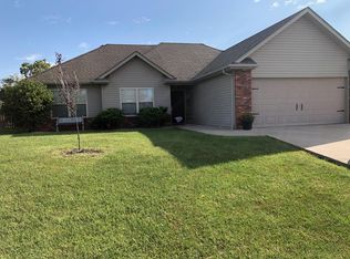 208 Bay Pointe Ln, Columbia, MO 65201