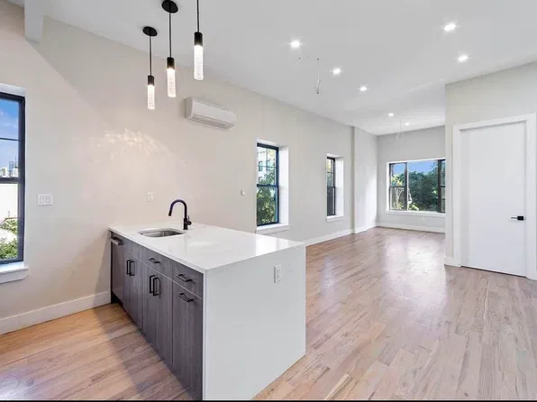 441 Myrtle Avenue image 1 of 13