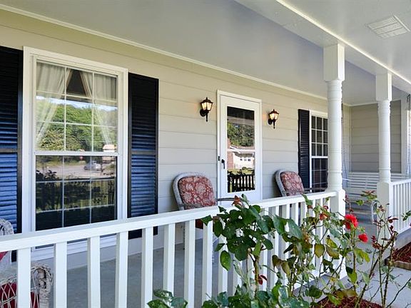 3rd image of 2516 Lake Ct