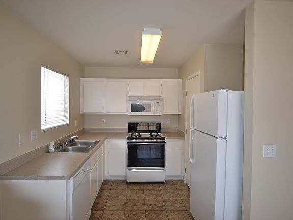 5th image of 3024 Shady Garden Ct