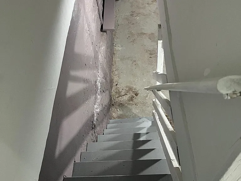 318 Powell St — Photo 10