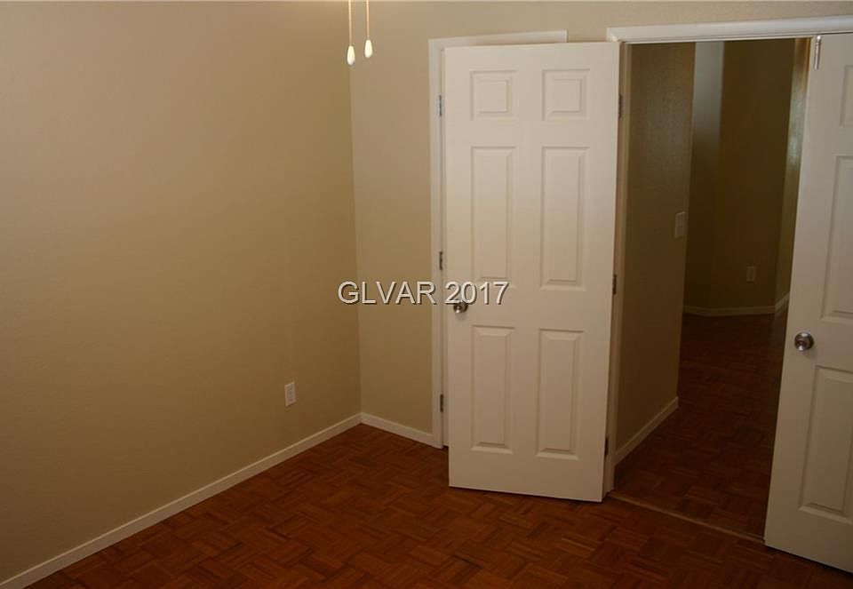 1st image of 952 Plantain Lily Ave