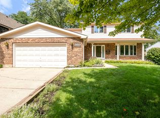 360 E Woodland Rd, Lake Bluff, IL 60044