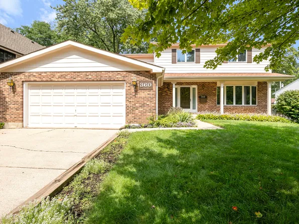 360 E Woodland Rd, Lake Bluff, IL 60044