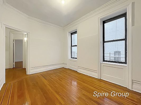 5th image of 69 Tiemann Pl APT 10