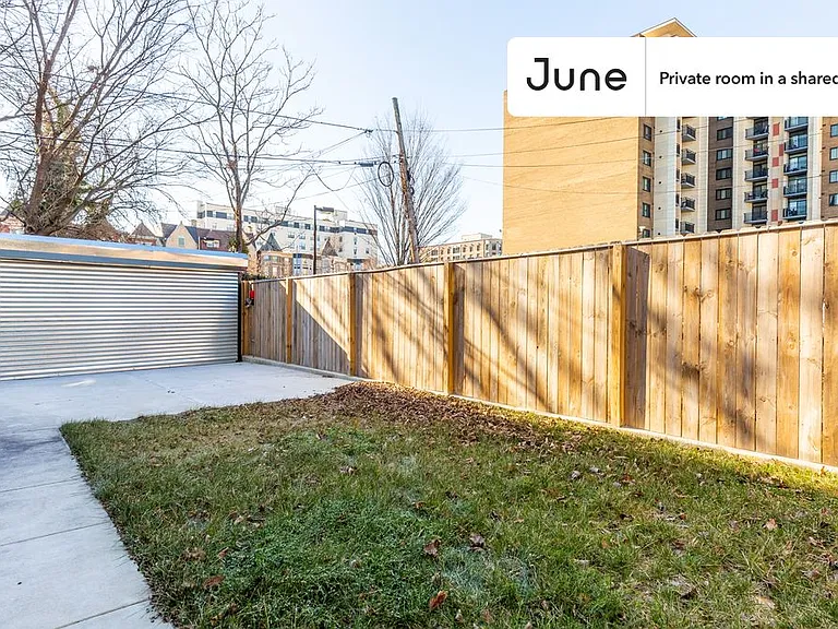 1340 Harvard St NW #B — Photo 19
