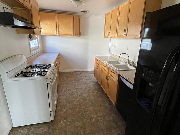 4th image of 415 N Murrietta Pl