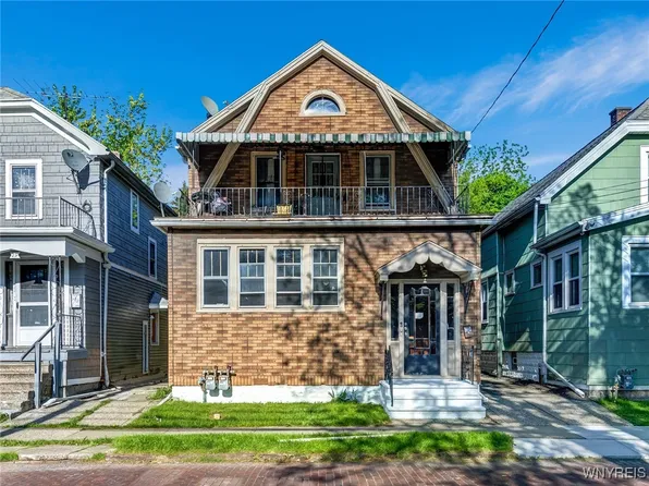 27 E End Ave, Cheektowaga, NY 14225