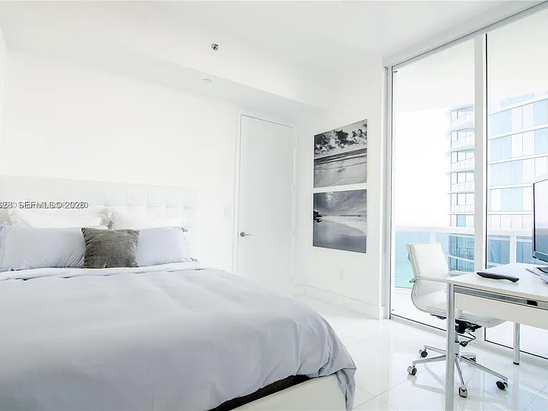 15811 Collins Ave #2602 — Photo 19