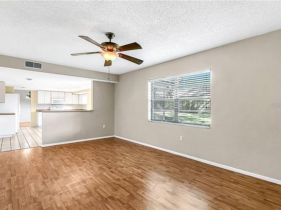 5th image of 296 Arbor Glen Dr
