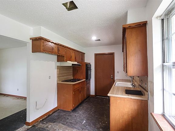 5th image of 808 N Markwell Ave