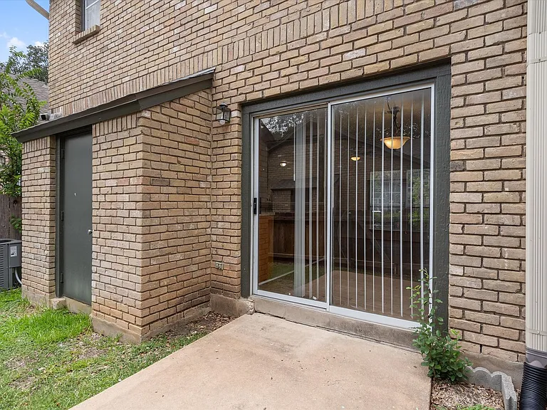 1015 E Yager Ln #79 — Photo 22