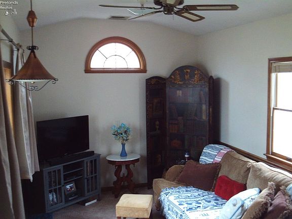 5th image of 3821 Matthes Ave