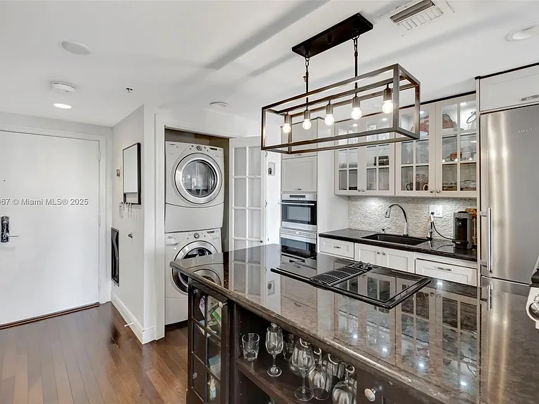2301 Collins Ave #634 — Photo 26