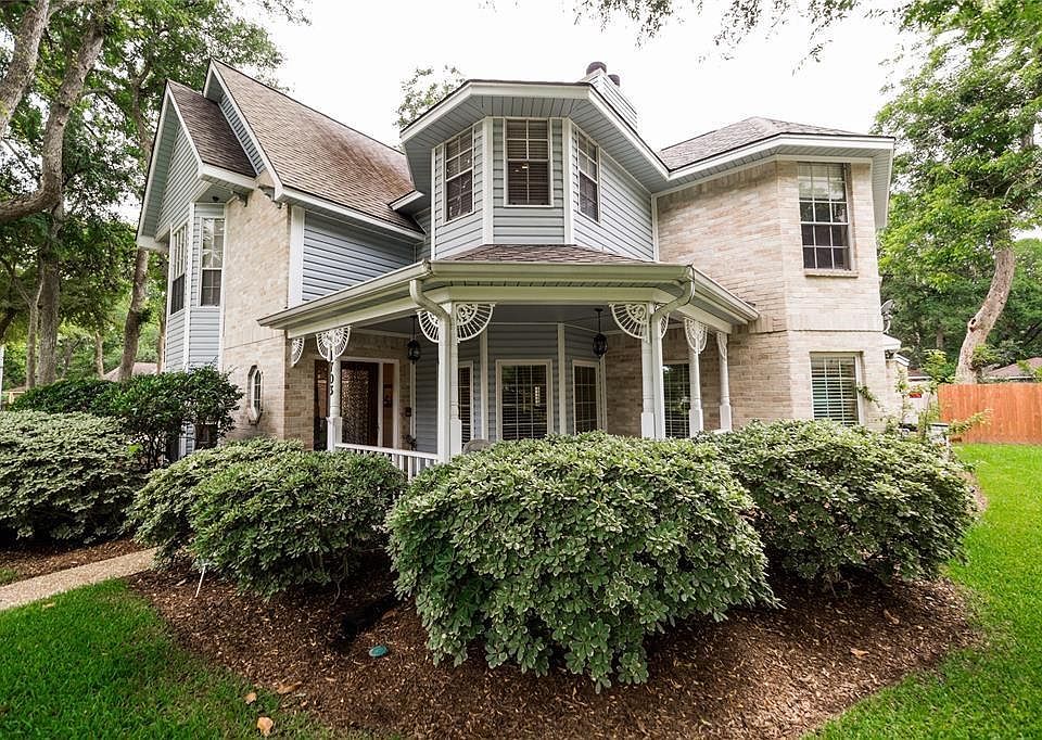 1st image of 1703 Surrey Ct