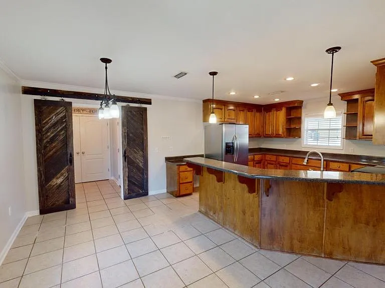 109 Mohegan Dr — Photo 6