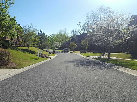 5th image of 2443 Huntington Glen Dr