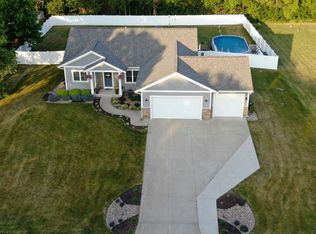 N8392 Ducke Dr, Holmen, WI 54636