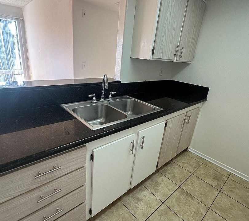 1st image of 813 Alpine St APT 216