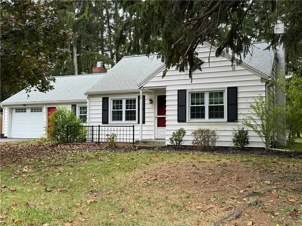 132 White Springs Rd, Geneva, NY 14456