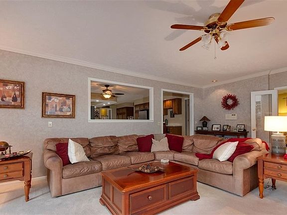5th image of 2863 Camelot Ct