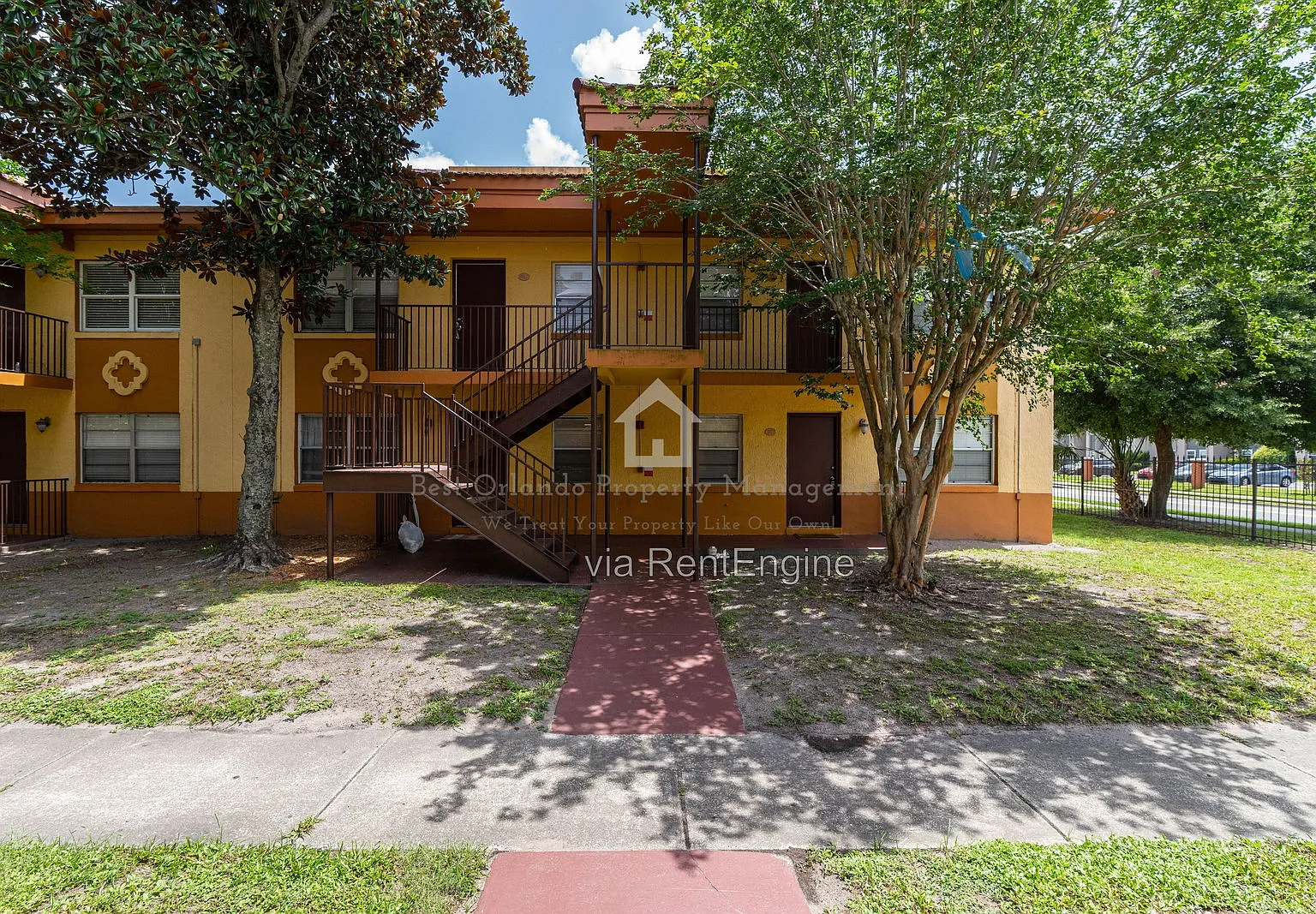 3 bed, 2.0 bath, 700 sqft, $1,400 — Photo 1