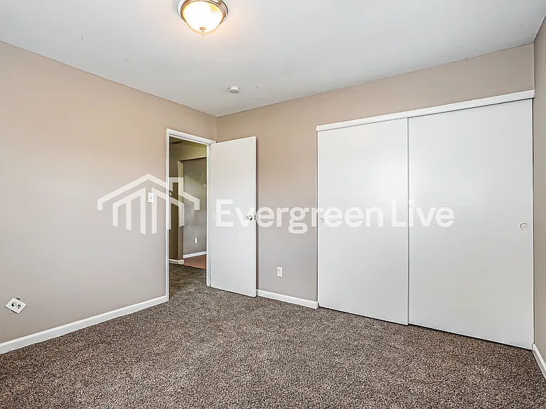 5050 Fullerton Dr — Photo 12