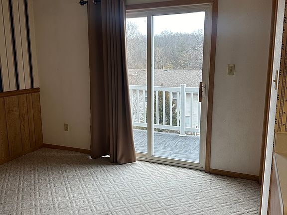 3rd image of 408 Deer Valley Ct #3