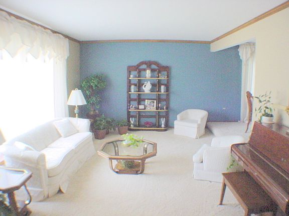 2nd image of 920 Apple Dr