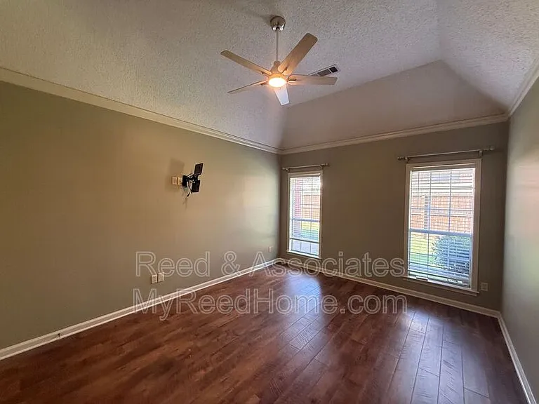 3066 Shadow Green Ln — Photo 8