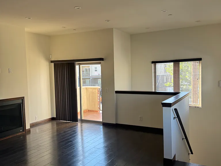 14947 W Magnolia Blvd — Photo 1