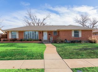 2110 Ridgecrest Dr, Garland, TX 75041