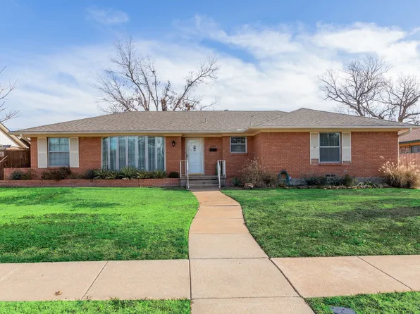 2110 Ridgecrest Dr, Garland, TX 75041