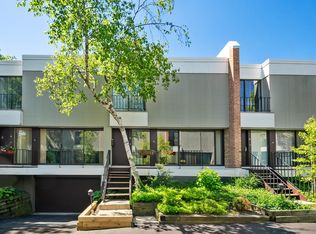 1100 Pine St APT C, Glenview, IL 60025