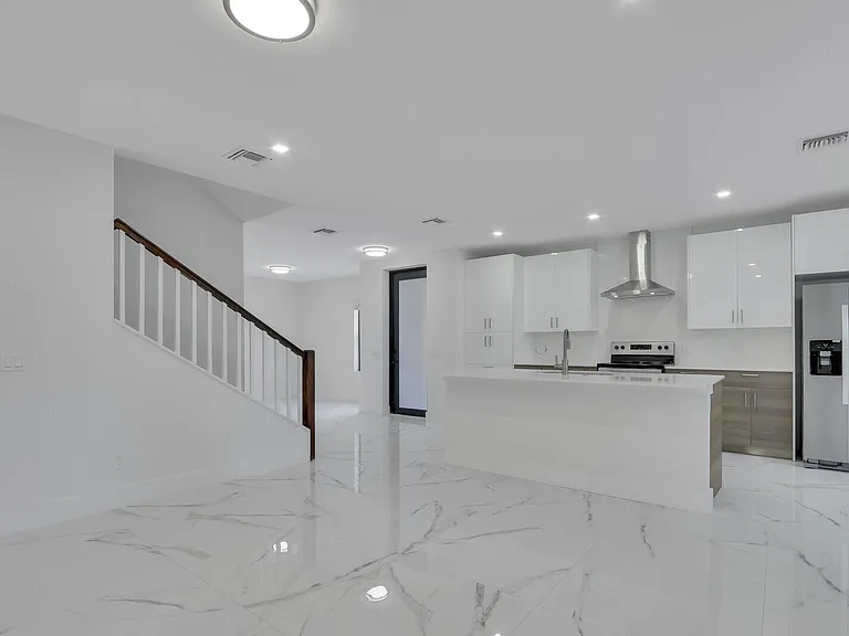406 Bella Sol Way — Photo 6