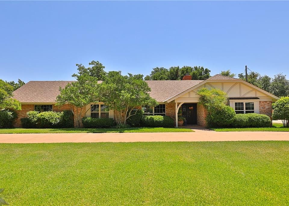 1st image of 2317 Shoreline Dr