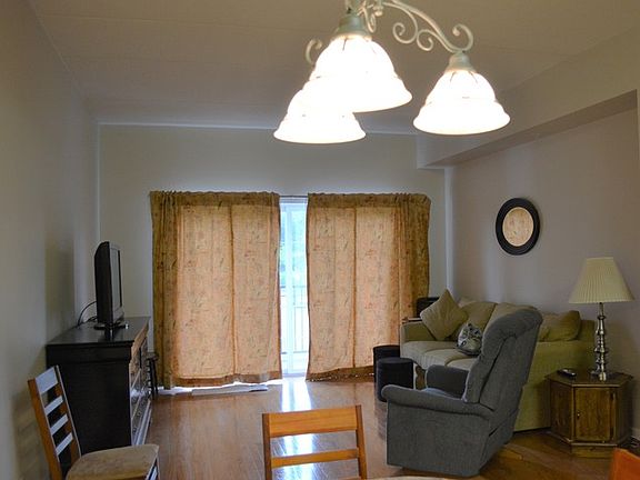 4th image of 412 McDaniels Cir APT 406