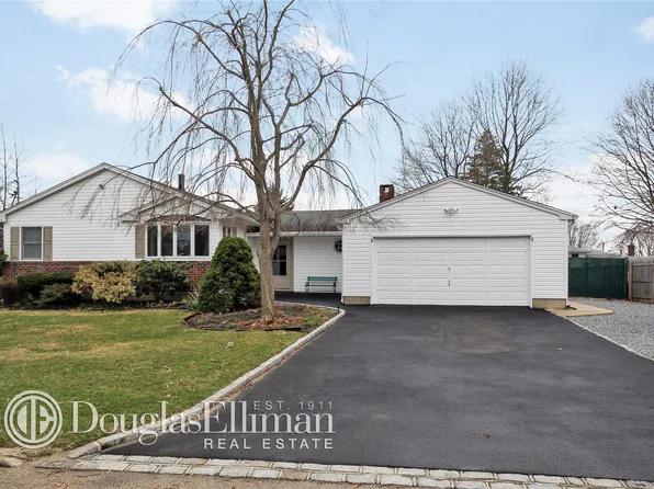 47 Wheatfield Ln, Commack, NY 11725