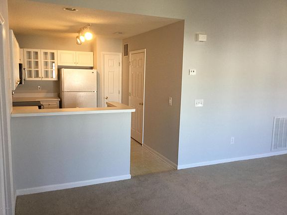 5th image of 4113 G Breezewood Drive #203