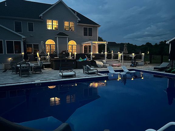 2nd image of 3 Countryside Ct