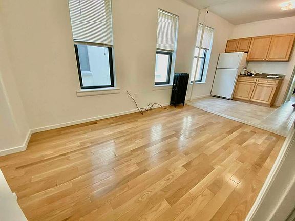 3rd image of 3042 30th St APT 4